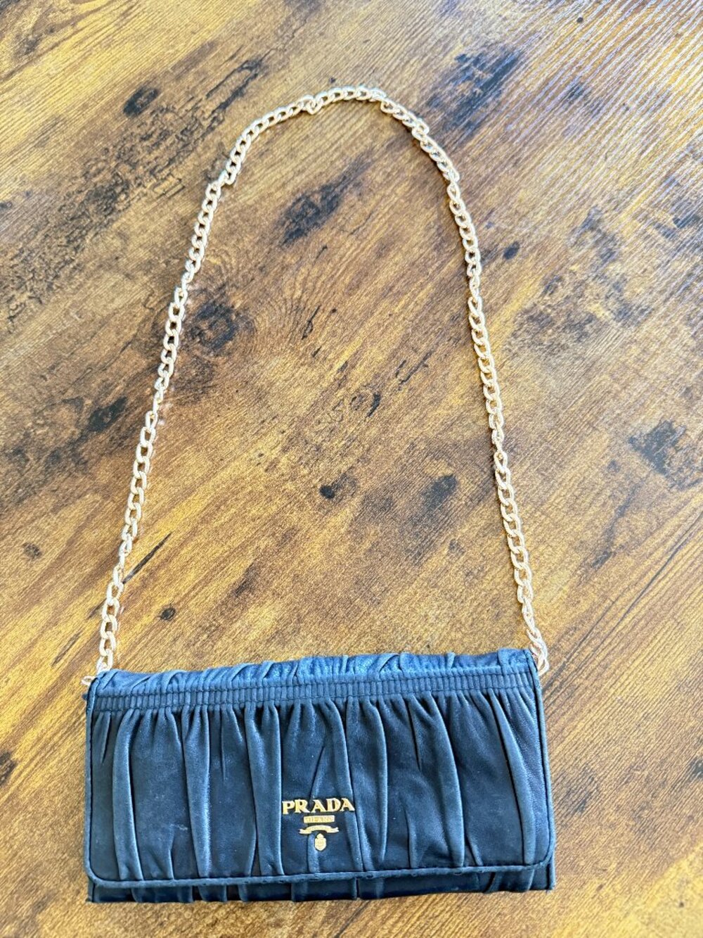 PRADA Nappa Gaufre Wallet on Chain – Black Leather – Entrupy Authenticated